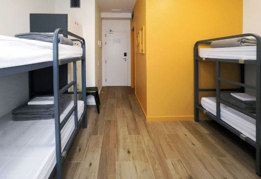 산츠 역 내부 또는 주변 전경