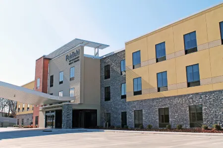 Fairfield Inn & Suites St. Louis South Отели рядом с достопримечательностью «Заповедник Тесзарс Вудс»