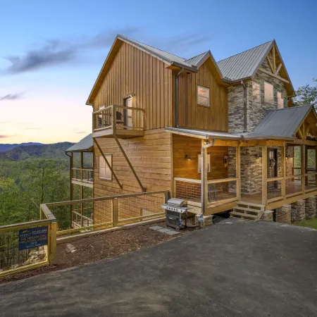 The Hidden Owl Mountain Lodge 5 Bedroom Cabin by RedAwning