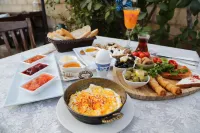 Elif Hatun Konagi - breakfast