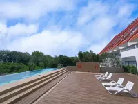 Pacific Regency Beach Resort, Port Dickson - С бассейном
