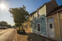 Irvine Riverside Guesthouse by Paymán Club Hotels in Irvine