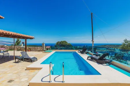Chania Poolside Resort - Panoramic Seaview Lodging Отели в г. Polemarchi