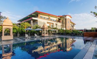 Dhauladhar Heights Resort