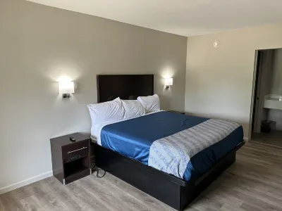 Oakwood Inn Hotels near Kids Quest at Coushatta Casino