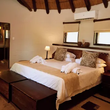 Mopane Bush Lodge