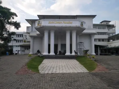 Airport Hotel Dream Paradise Hotel in zona Kotugoda Sri Rahula School Ground