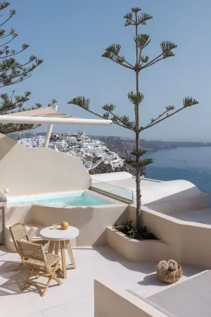 Morfes Luxury Suites by Caldera Houses Отели рядом с достопримечательностью «Wine Museum-Koutsoyannopoulos»