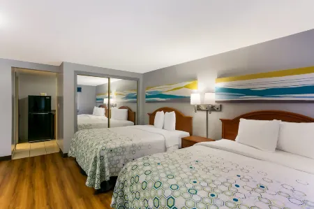 HomeTowne Studios Denver, PA Отели в г. Адамстаун