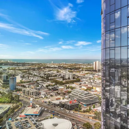 Melbourne Square Apartments