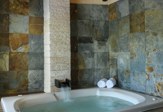 Casitas Royale Over view