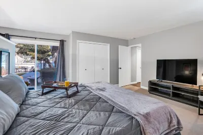 Large home - Sleeps many 4B/2B Hotels near The Ruth Bancroft Garden & Nursery