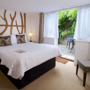 Cottage Lodge Hotel