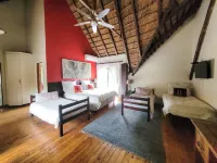 Blue Hills Lodge - balcony