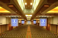 Minoa Palace Resort