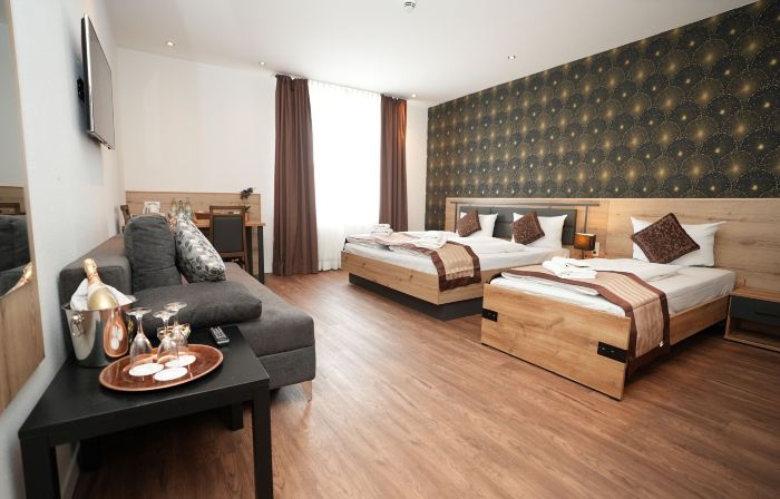 Hotel Attaché Frankfurt UG