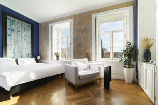 Unfound Door – Design Hotel