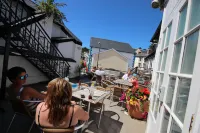 Dovey Inn - Inns