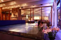 Stenungsbaden Yacht Club - Hot Springs
