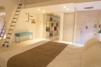 Donna Domenica Boutique Suites Hôtels à proximité de : Centro Storico di Polignano a Mare