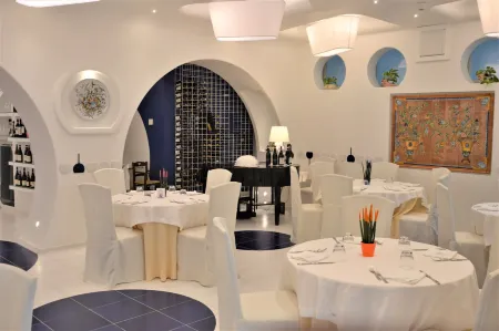 Hotel Santa Lucia Отели рядом с достопримечательностью «Piazza centrale minori»