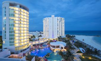 Altitude at Krystal Grand Cancun - All Inclusive