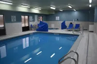 Holiday Inn Express & Suites Mcpherson by IHG - Pools