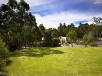 Foothills Hotels near Coombe Yarra Valley - Restaurant, Cellar Door, Tours and Wedding Venue