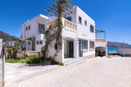 Afroditi Apartments Отели в г. Makris Gialos