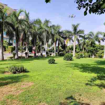 Radisson Hotel Sector 29 Gurugram Hotel Exterior