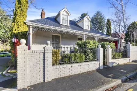 Grosvenor Court Apartments Отели рядом с достопримечательностью «Long Beach»