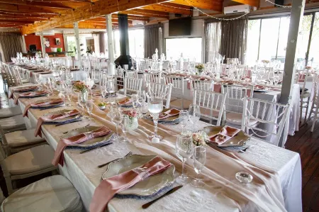 Ikaia River Lodge Отели в г. Benede Oranje