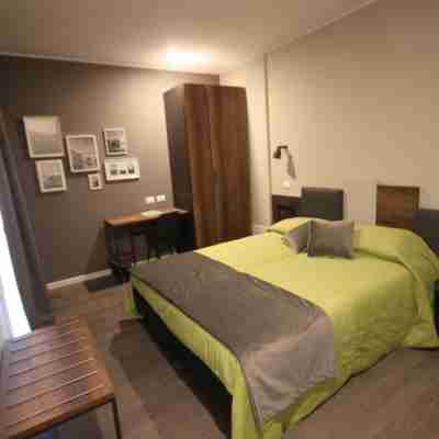 Pove 2.4 Hotel Rooms