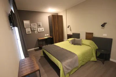 波福 2.4 飯店 小鎮廣場附近的飯店