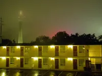 Fairway Inn by the Falls Hotel di 