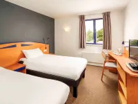 Ibis Chesterfield North - Barlborough Hotels in Harthill with Woodall