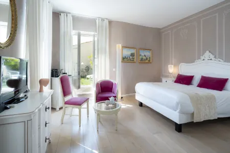 Château de Siran - Hôtel & Spa Отели в г. Сиран