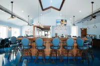 Breakers Resort - Lakeside Hotels in Sankt Ignace