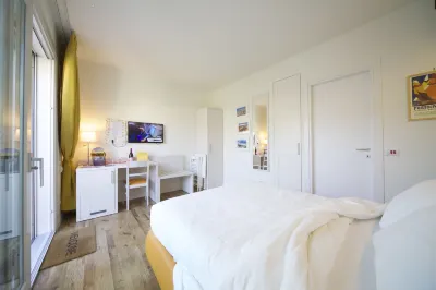 Villa Pini Hotels near Centro Ingrosso Parco Commerciale中国商城