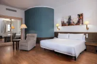 Senator Cádiz Hotel dekat Torre Tavira