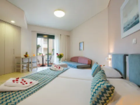 Creta Palm Resort Hotel & Apartments โรงแรมในStalos