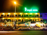 Royal Hotel Hotels near Front Beach