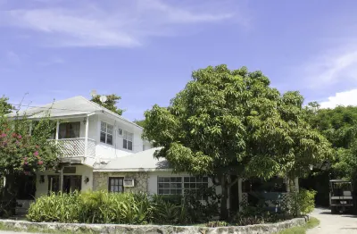 Tingum Village Hotel Hotel dekat Gaulding's Cay