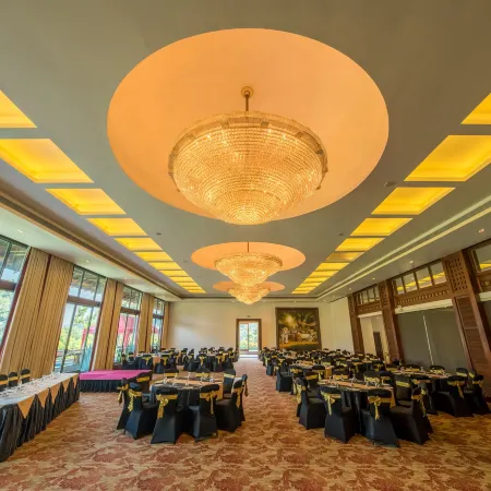 Earl's Regent Hotel