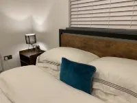 3 Bed Flat - Sleeps 6 - Parking - Wifi