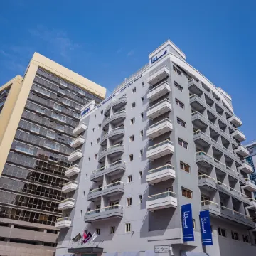 Mena Plaza Hotel Albarsha at the Mall Отели рядом с достопримечательностью «Шоссе шейха Зайда»