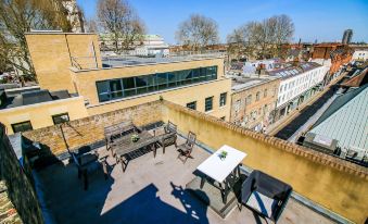 City View Flat at Liverpool st Brick Ln