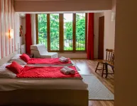 Hotel Pine Hotels in Karposh