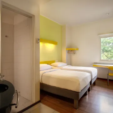 Ibis Budget Jakarta Cikini Отели рядом с достопримечательностью «Посольство Египта»