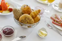 Eden Hotel - breakfast